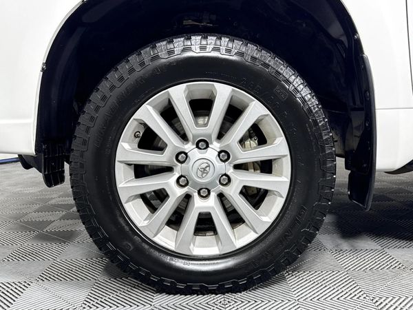 2017-Toyota-Land-Cruiser-Prado-30-TDI-VX-Auto image:4