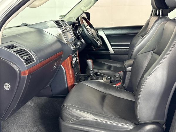2017-Toyota-Land-Cruiser-Prado-30-TDI-VX-Auto image:8