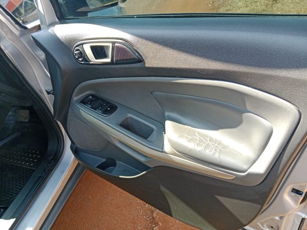 2018-Ford-EcoSport-10-EcoBoost-Titanium-Auto image:2