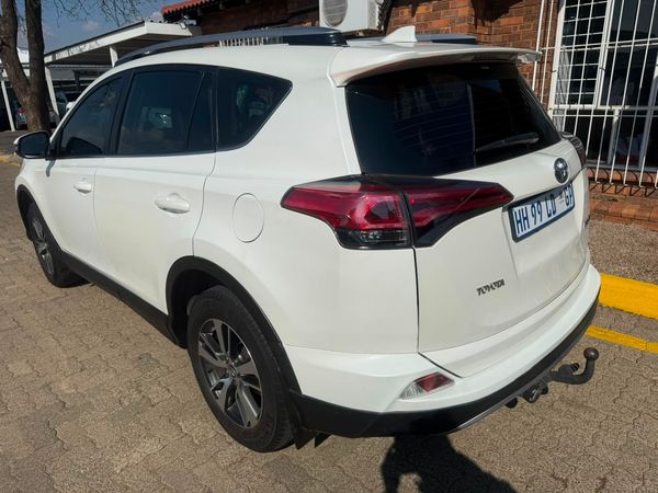 2018-Toyota-RAV4-20-GX image:9