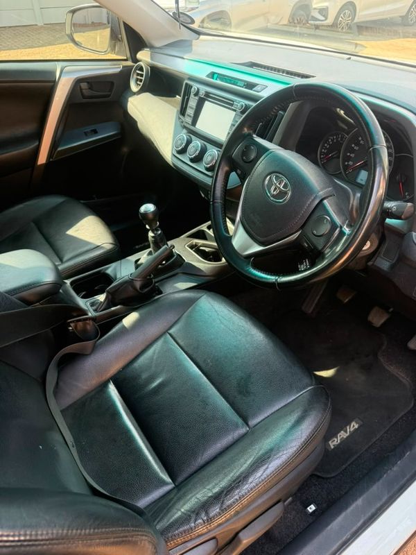 2018-Toyota-RAV4-20-GX image:10