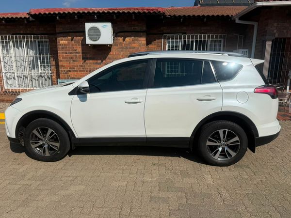 2018-Toyota-RAV4-20-GX image:5