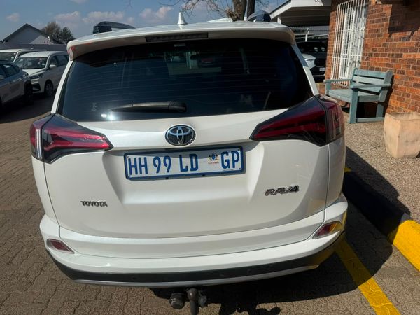 2018-Toyota-RAV4-20-GX image:8