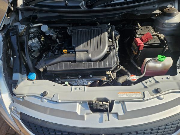 2011-Suzuki-Swift-14-GLS image:12