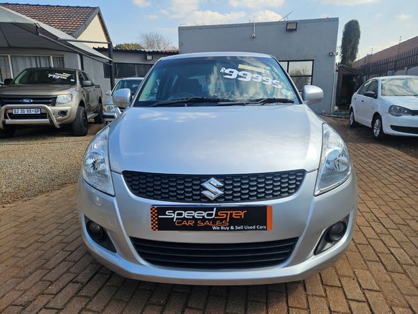 2011-Suzuki-Swift-14-GLS image:1