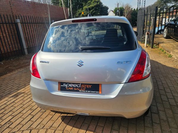 2011-Suzuki-Swift-14-GLS image:5