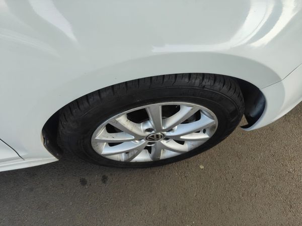 2014-Volkswagen-Jetta-VI-14-TSI-Comfortline image:14