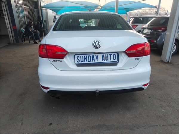 2014-Volkswagen-Jetta-VI-14-TSI-Comfortline image:3