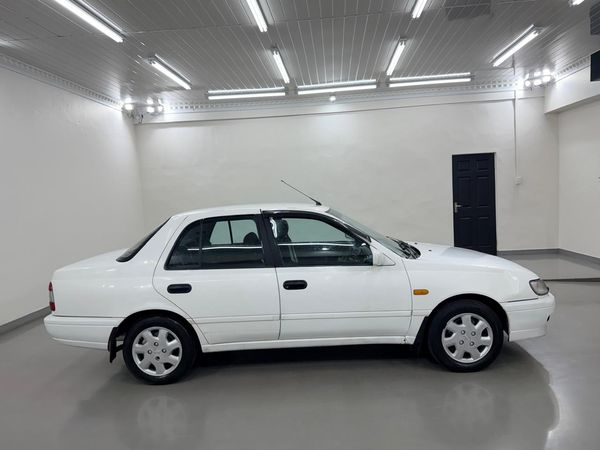 2000-Nissan-Sentra-160-GSi-Auto image:3