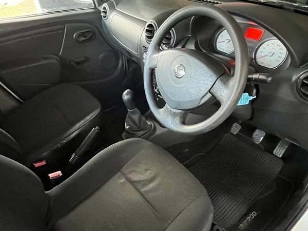 2018-Nissan-NP200-16-AC-Safety-Pack image:3
