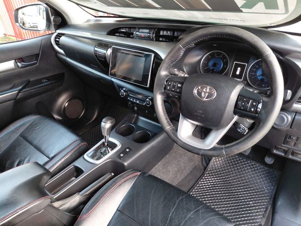 2016-Toyota-Hilux-28-GD-6-Raised-Body-Raider-Double-Cab-Auto image:9