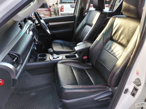 2016-Toyota-Hilux-28-GD-6-Raised-Body-Raider-Double-Cab-Auto image:1