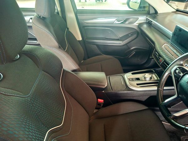 2022-Haval-Jolion-15T-Premium-Auto image:9