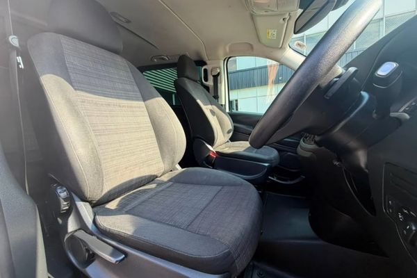 2019-Mercedes-Benz-Vito-116-22-CDI-Tourer-Pro-Auto image:9
