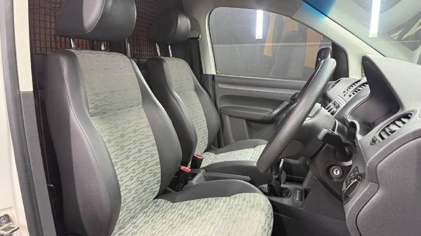 2012-Volkswagen-Caddy-16i-Trendline image:9