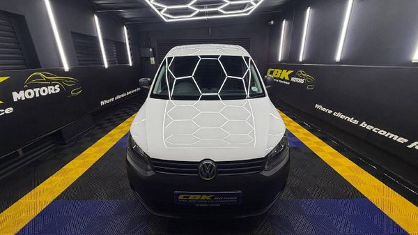 2012-Volkswagen-Caddy-16i-Trendline image:1