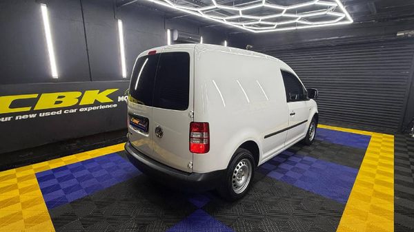 2012-Volkswagen-Caddy-16i-Trendline image:8