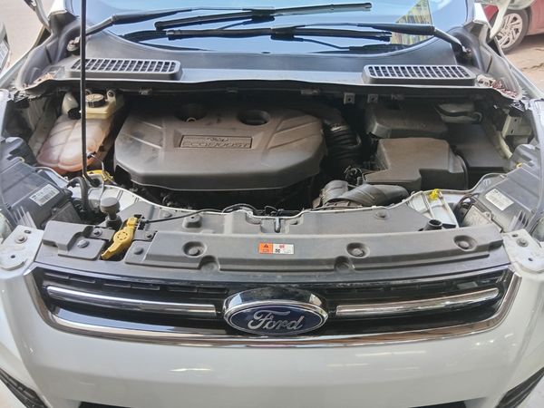 2015-Ford-Kuga-20-EcoBoost-Titanium-AWD-Auto image:13
