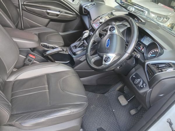 2015-Ford-Kuga-20-EcoBoost-Titanium-AWD-Auto image:6