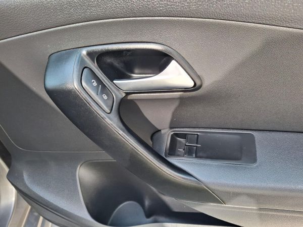 2021-Volkswagen-Polo-Vivo-14-Trendline-5-dr image:10