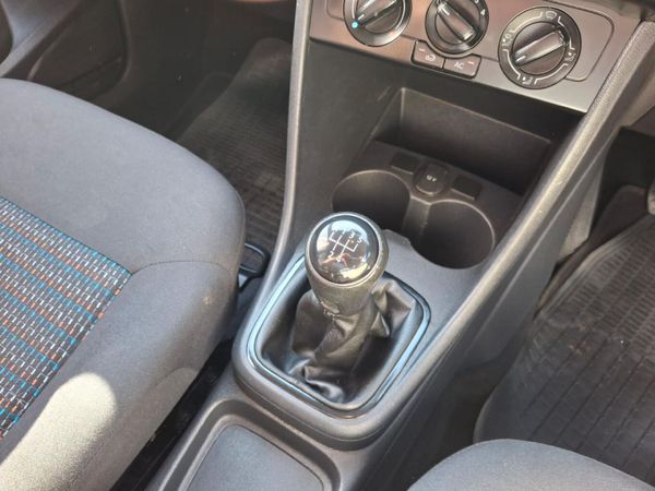 2021-Volkswagen-Polo-Vivo-14-Trendline-5-dr image:12