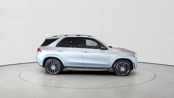 2023-Mercedes-Benz-GLE-400d-4Matic image:7