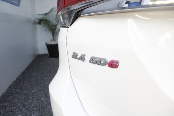 2019-Toyota-Fortuner-24-GD-6-Raised-Body-Auto image:9