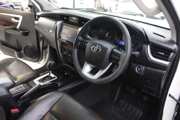 2019-Toyota-Fortuner-24-GD-6-Raised-Body-Auto image:11