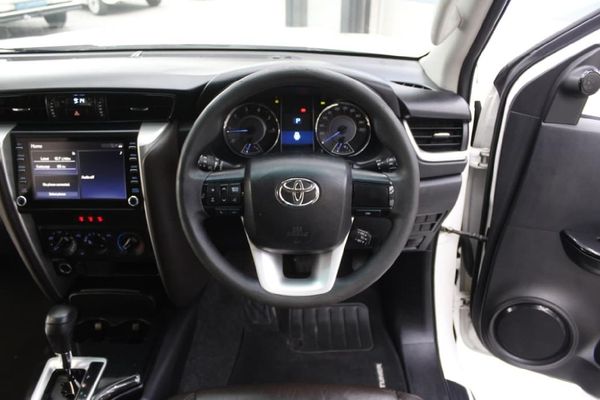 2019-Toyota-Fortuner-24-GD-6-Raised-Body-Auto image:13