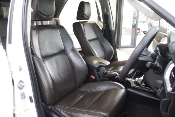 2019-Toyota-Fortuner-24-GD-6-Raised-Body-Auto image:18
