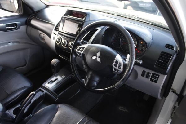 2016-Mitsubishi-Pajero-Sport-25D-Auto image:9
