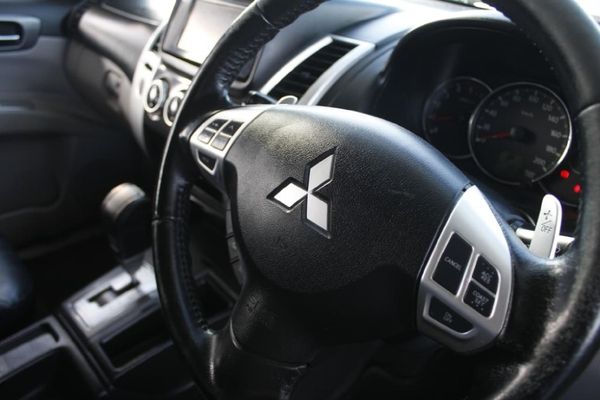 2016-Mitsubishi-Pajero-Sport-25D-Auto image:10