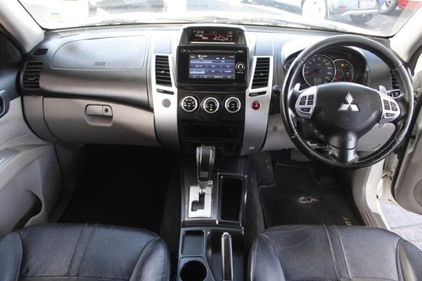 2016-Mitsubishi-Pajero-Sport-25D-Auto image:11