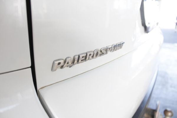 2016-Mitsubishi-Pajero-Sport-25D-Auto image:7