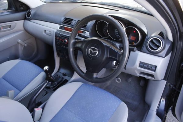 2006-Mazda-3-16-Original image:8
