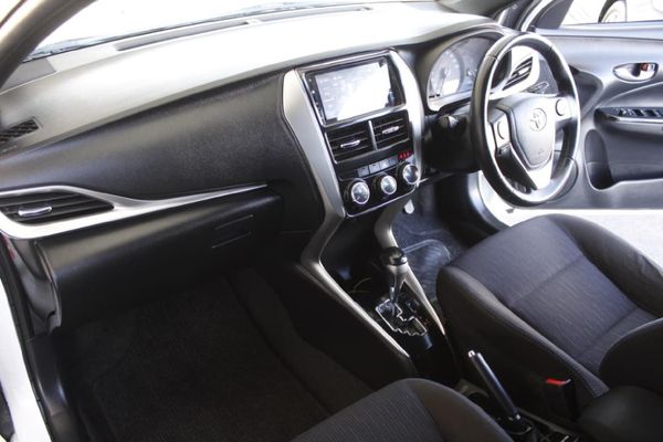 2019-Toyota-Yaris-15-XS-Auto-5-dr image:9