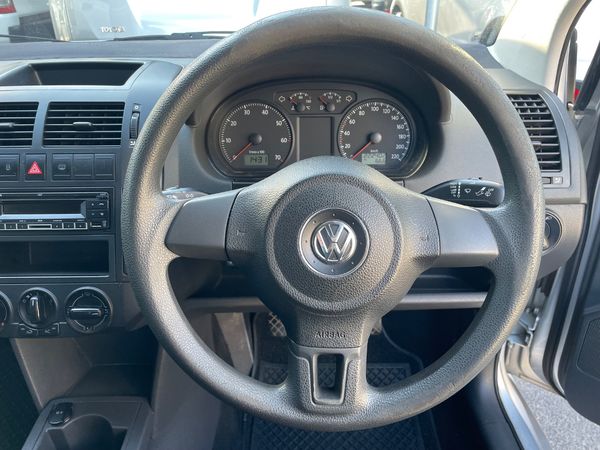 2015-Volkswagen-Polo-Vivo-GP-16-Comfortline image:12