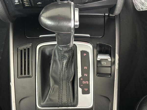 2015-Audi-A4-18-T-S-Auto image:10