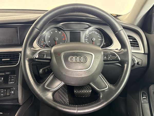2015-Audi-A4-18-T-S-Auto image:11