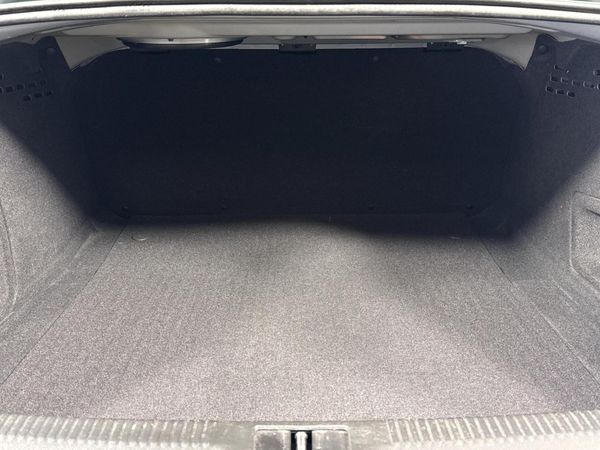 2015-Audi-A4-18-T-S-Auto image:13