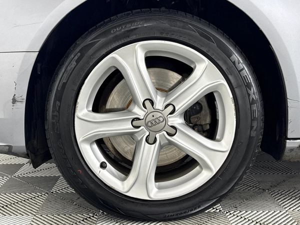 2015-Audi-A4-18-T-S-Auto image:4