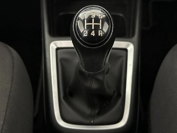2022-Suzuki-Swift-12-GLX image:10