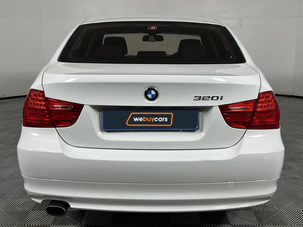 2010-BMW-3-Series-320i-Innovation image:15