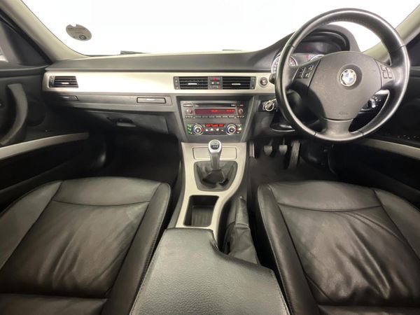 2010-BMW-3-Series-320i-Innovation image:1