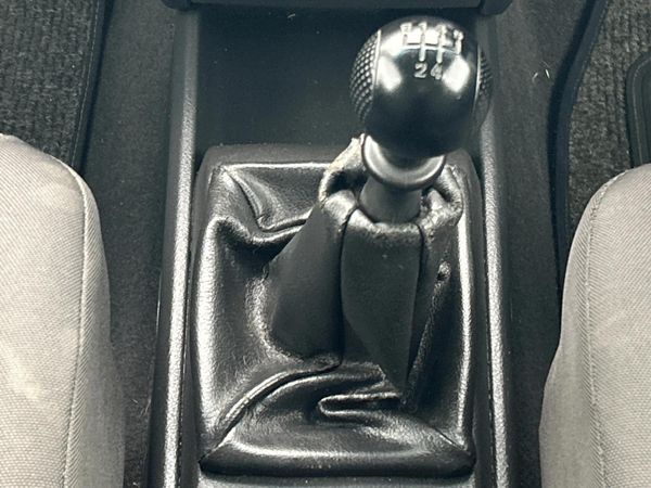 2010-Chevrolet-Aveo-16-LS-Hatch image:10