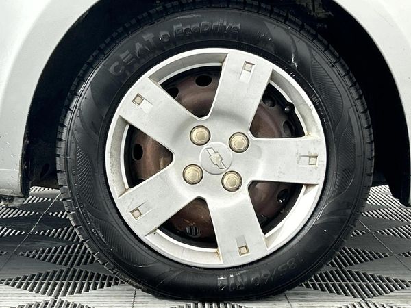 2010-Chevrolet-Aveo-16-LS-Hatch image:5