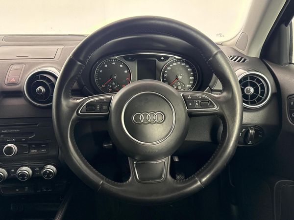 2013-Audi-A1-Sportback-14-TFSI-Ambition image:12