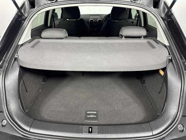 2013-Audi-A1-Sportback-14-TFSI-Ambition image:14