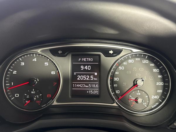 2013-Audi-A1-Sportback-14-TFSI-Ambition image:2