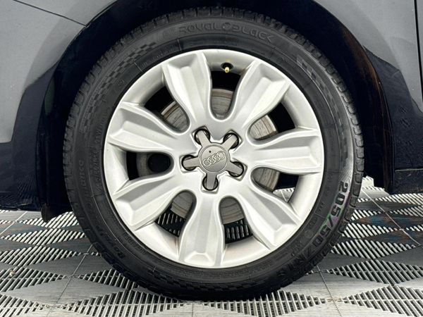 2013-Audi-A1-Sportback-14-TFSI-Ambition image:4